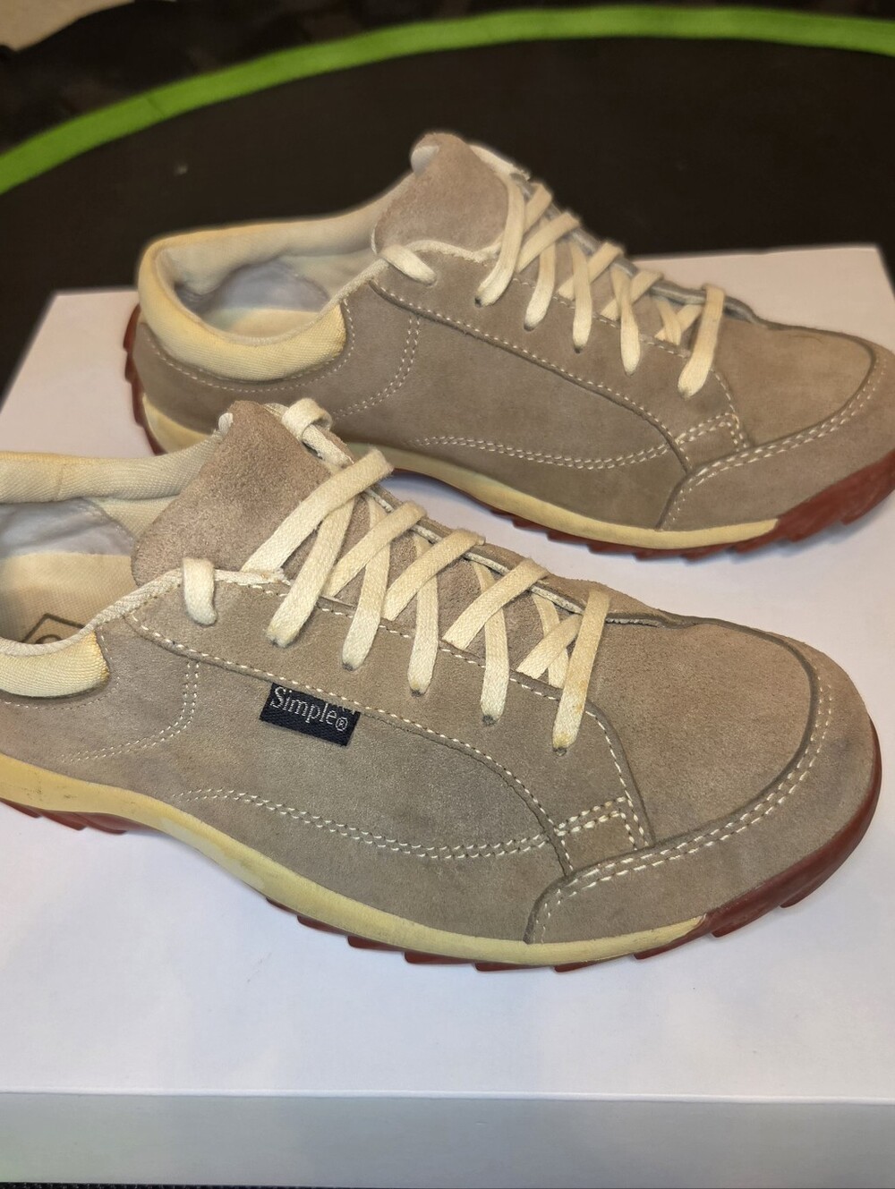 Simple Women's New Vintage Suede Lace Up Sneaker Size 7.5